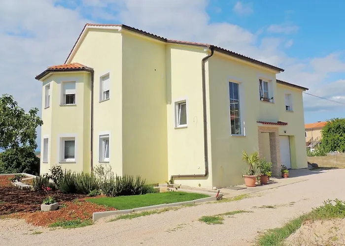 Private Accommodation Kirincic
